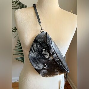NWT TORY BURCH RARE T MONOGRAM CAT BELT SLING BAG LTD. ED.